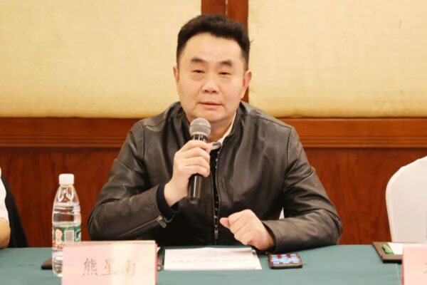 熊星南 深圳市政府二級(jí)巡視員